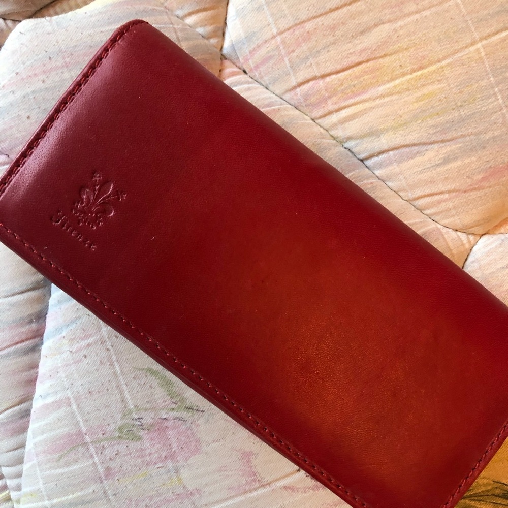 Red wallet